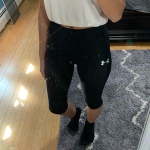 Under Armour cropped athletic leggings